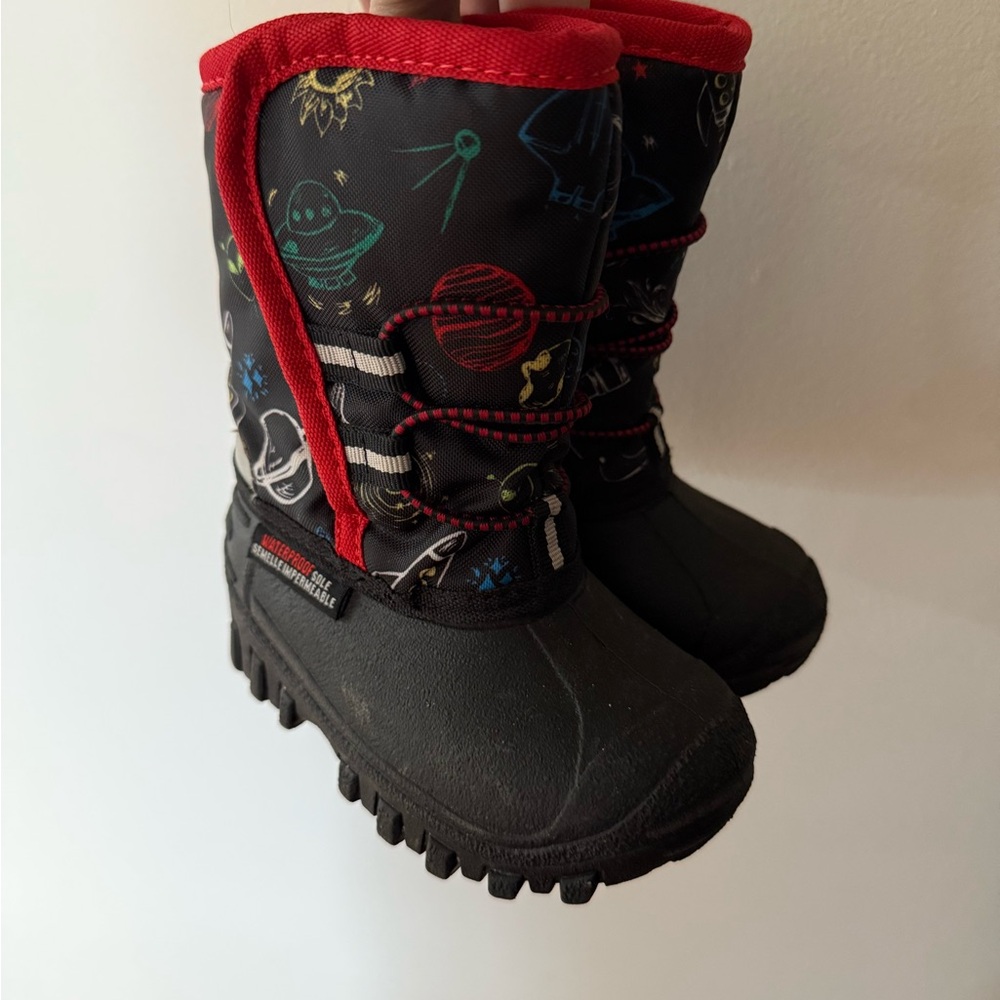 Kids Black and Red Space Winter Boots size 5